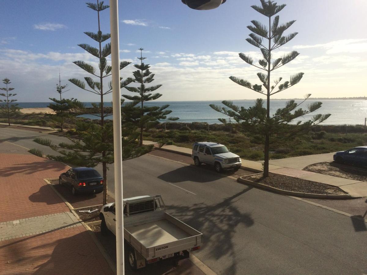 Breakwater Short Stay Mandurah Exterior photo